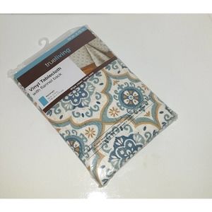 Vinyl/ Flannel Backed Tablecloth NWT Floral Medallion Easy Clean Indoor/Outdoor